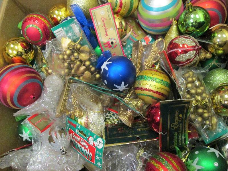 Christmas   Lot of OVER 200 Assorte...