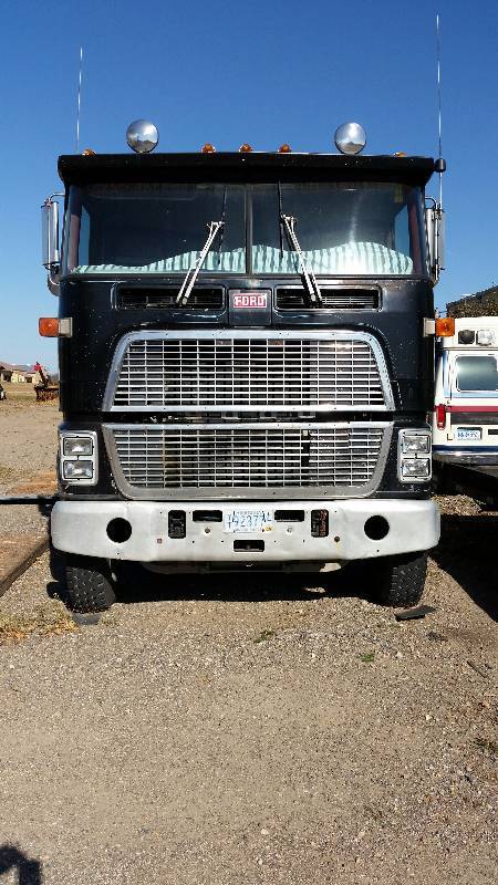 lot 1 image: 1982 Ford CLT-9000 Big Cam 3