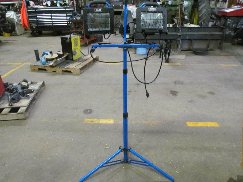 lot 17 image: Floor Lamps Dual