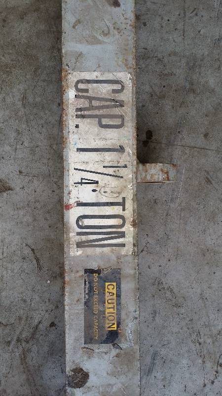 Tool bracket