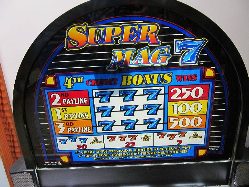 2004 IGT $.25 Super Mag 7 One Arm Bandit Slot Machine