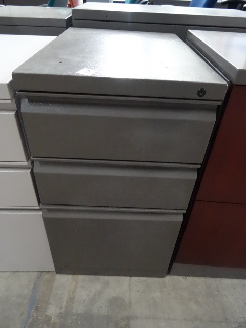 3 Drawer Metal Cabinet 15 X 22 X 27