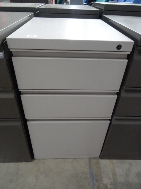 3 Drawer Metal Cabinet 15 X 18 X 27