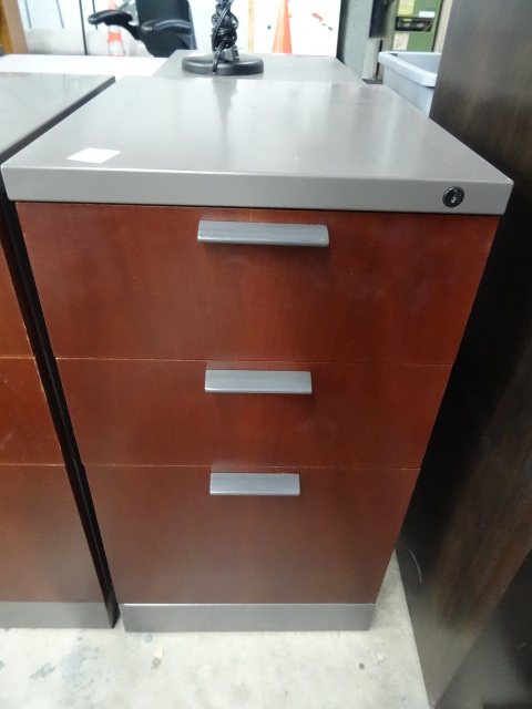 3 Drawer Metal Cabinet 18 X 18 X 28
