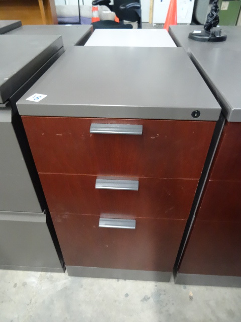 3 Drawer Metal Cabinet 15 X 18 X 28