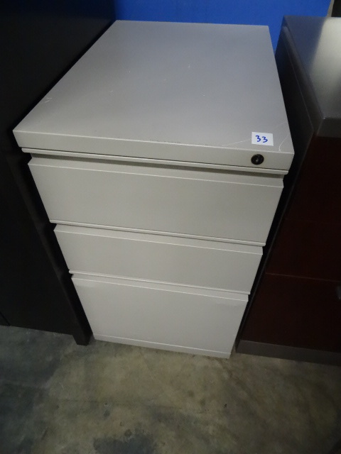 3 Drawer Metal Cabinet 15 X 18 X 27