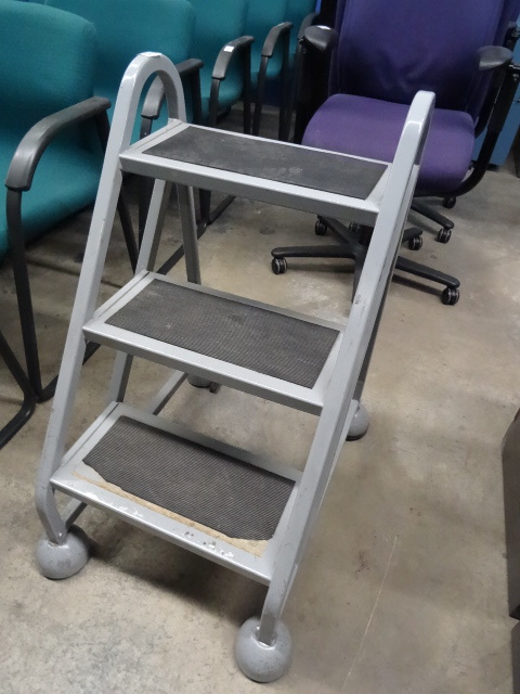 3 Step Rolling Stairs