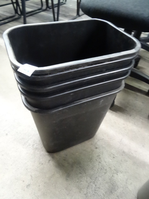 5 Plastic Office Garbage Cans
