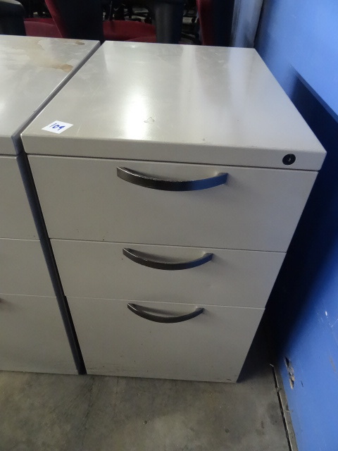 3 Drawer Metal Cabinet 15 X 22 X 26