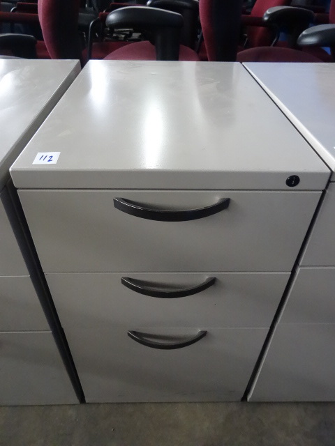 3 Drawer Metal Cabinet 15 X 22 X 26