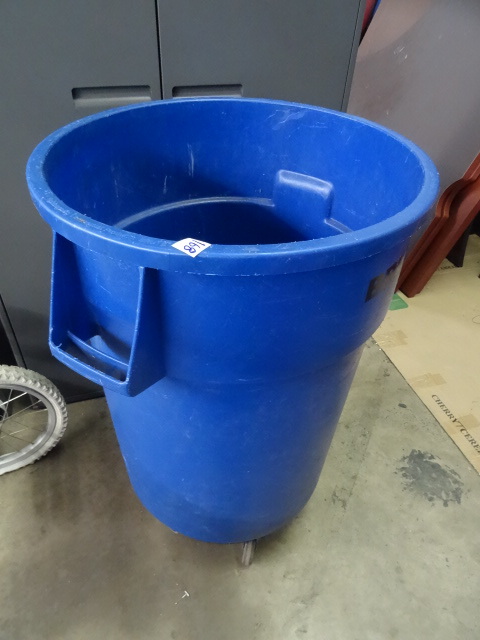 Rubbermaid 55 Gal. Garbage Can