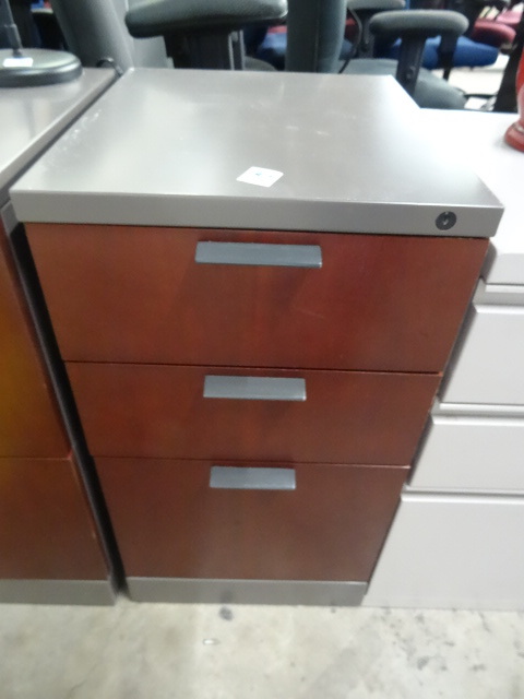 3 Drawer Metal Cabinet 15 X 18 X 28