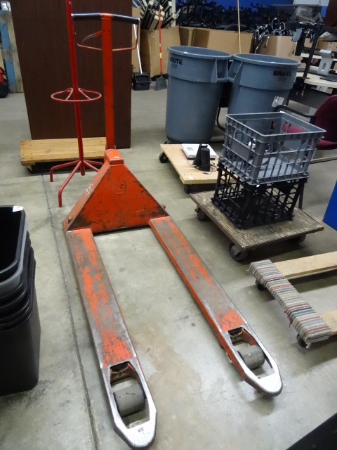 BT Pallet Jack 27 Works