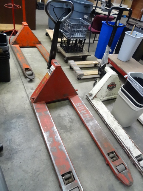 Mobile Pallet Jack. 5500 Lb.