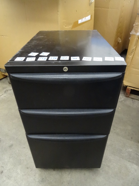 3 Drawer Metal Cabinet on Wheels