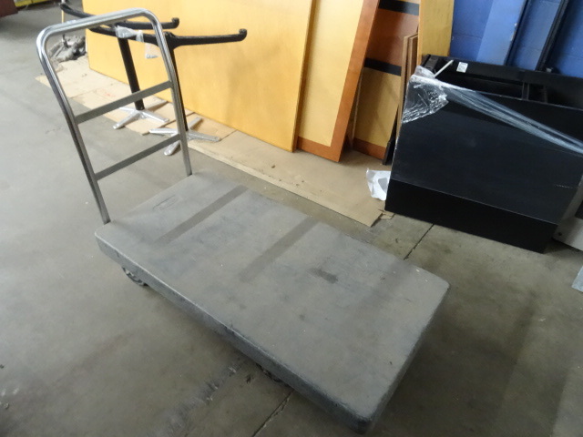Rubbermaid Shop Cart 24 X 48