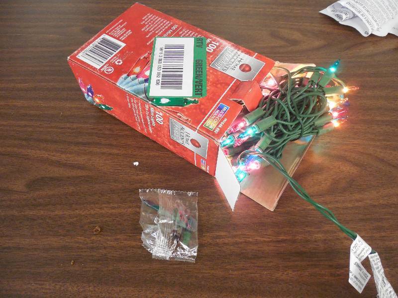 lot 4 image: 100 MINI LIGHTS 20 FEET 7 INCHES