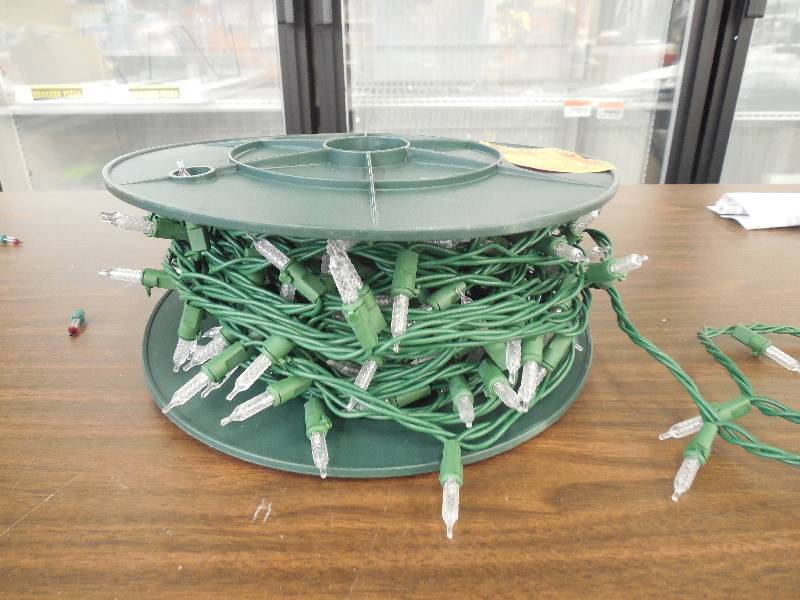 lot 9 image: SPOOL OF CHRISTMAS LIGHT