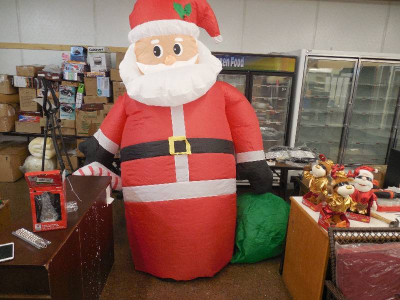lot 16 image: INFLATABLE SANTA. 10 FOOT 6 INCHES TALL
