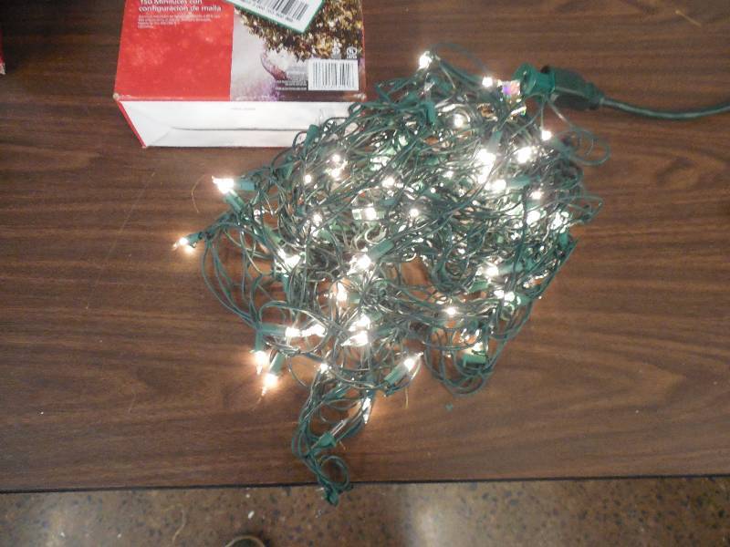 lot 29 image: HOME ACCENTS 150 MINI NET CHRISTMAS LIGHTS