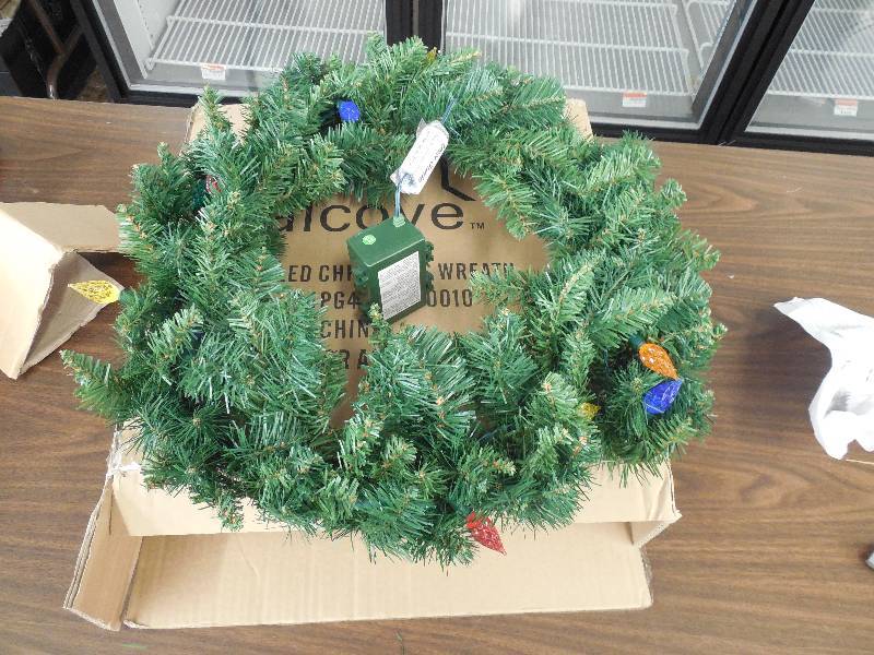 lot 33 image: 24 LED CHRISTMAS WERATH