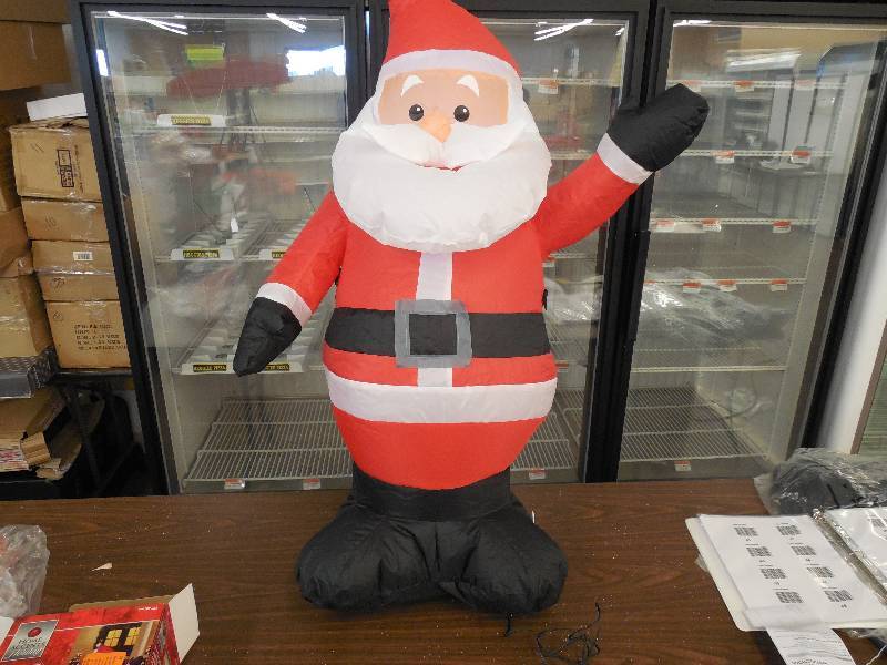 lot 51 image: INFLATABLE SANTA. 3 FOOT 6 INCHES TALL