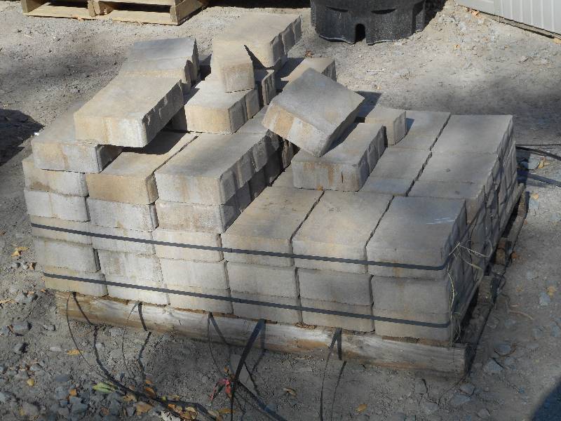(1) Pallet Of Texrured Finish Paver...