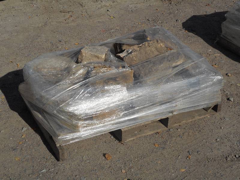 (1) Pallet Of Natural Stone Landsca...