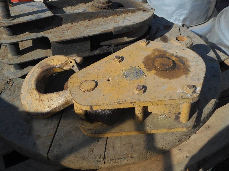 (1) Heavy Duty Lifting Block & (1) ...