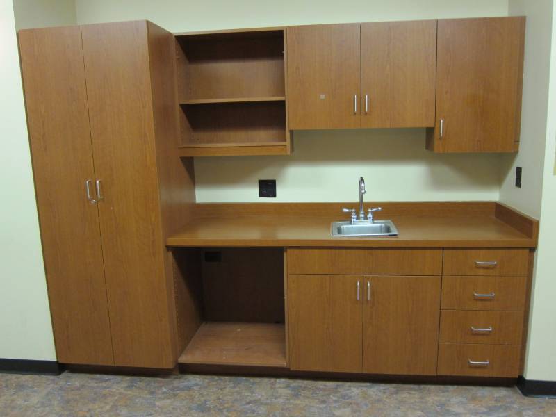 Counter Unit with Sink and SideUpper Storage