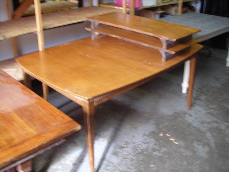 Dining Table With 2-Leaves