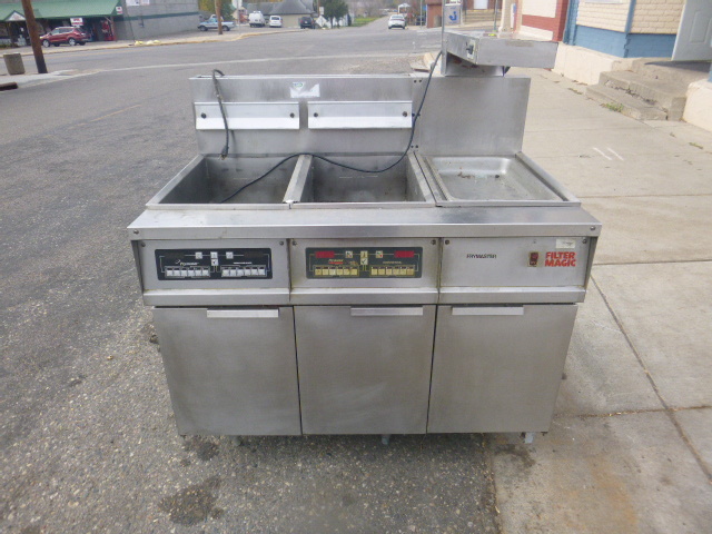 lot 10 image: Frymaster 2 Bay Deep Fryer