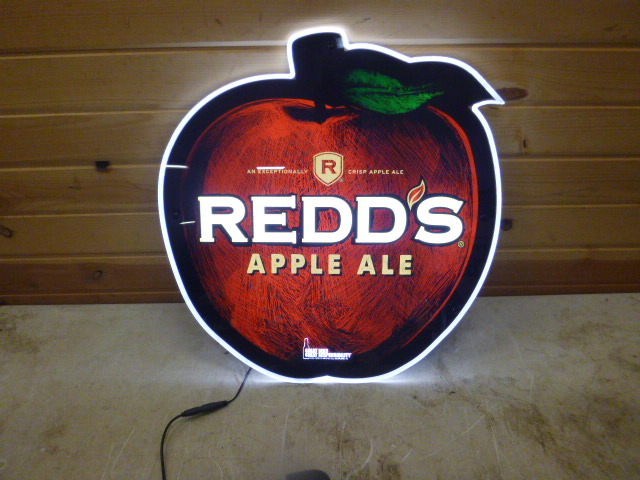 lot 17 image: New Redds Apple Ale Night