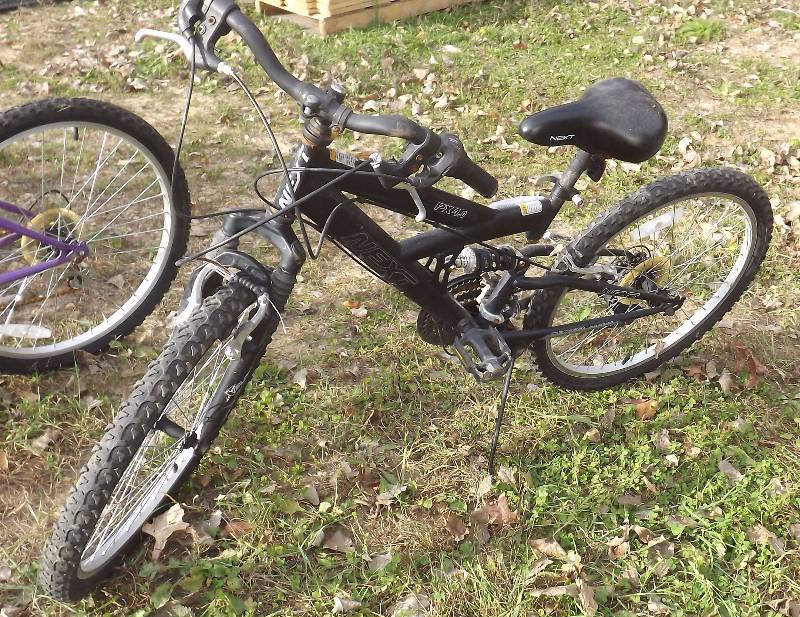 lot 29 image: 24 Bike