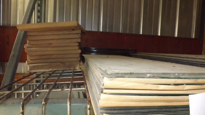 lot 70 image: Cabinet Making  Shelving Glass Pieces Lot