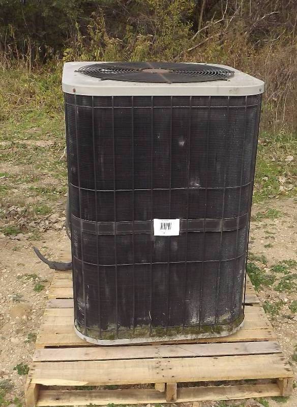 lot 4 image: Large Air Conditioning Unit Swamp Cooler