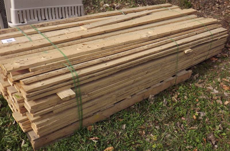 lot 10 image: Wood  8 L - 1 x 4s