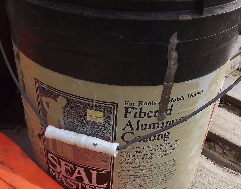 lot 21 image: Roof Aluminium Coating - Two Buckets