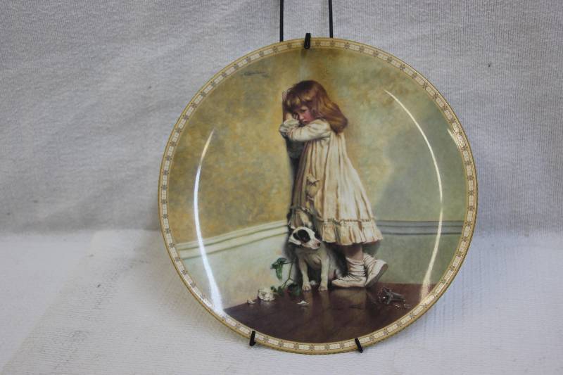 lot 6 image: Bradex ceramic collectors 8 plate, In Disgrace with hanger