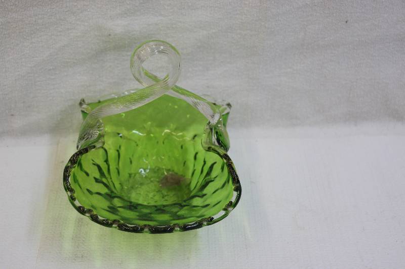lot 15 image: Green glass candy dish w swirl handle