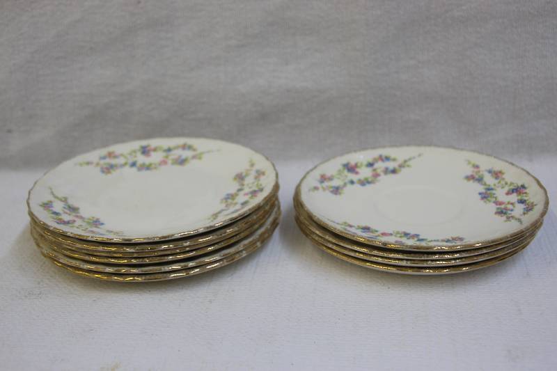 lot 19 image: Pope Gosser Bluebell Pattern DessertSalad Plates & SaucersCups