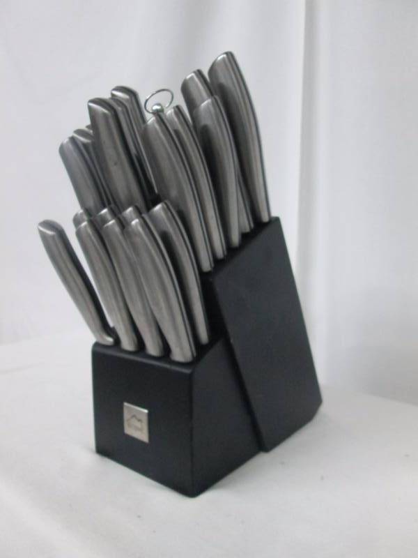 lot 43 image: Alcove 22-pc. Stainless Steel Cutlery Set