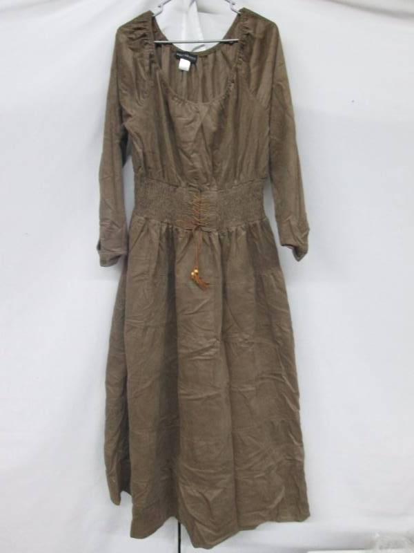 lot 49 image: Wearabouts Womens Tiered Corduroy Dress
