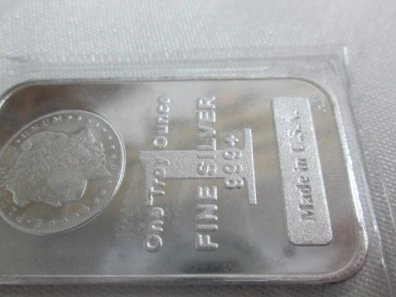 lot 32 image: One Troy Ounce Fine Silver