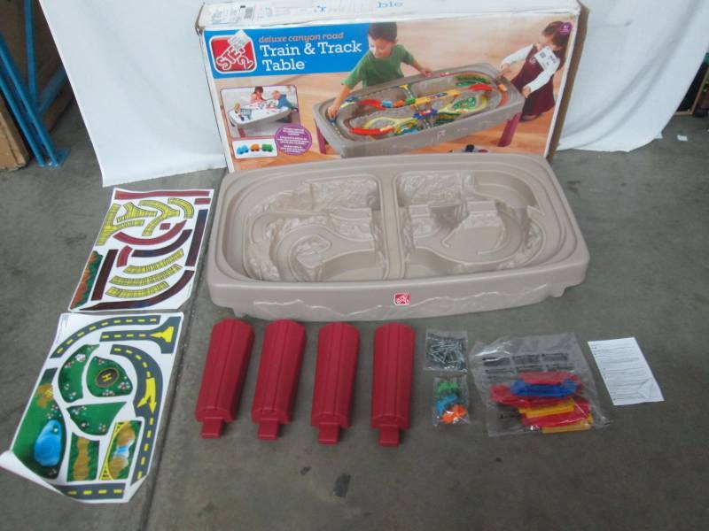 lot 30 image: Deluxe Canyon Road Train & Track