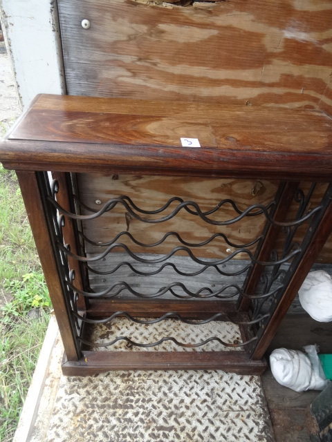 Wine bottle rack