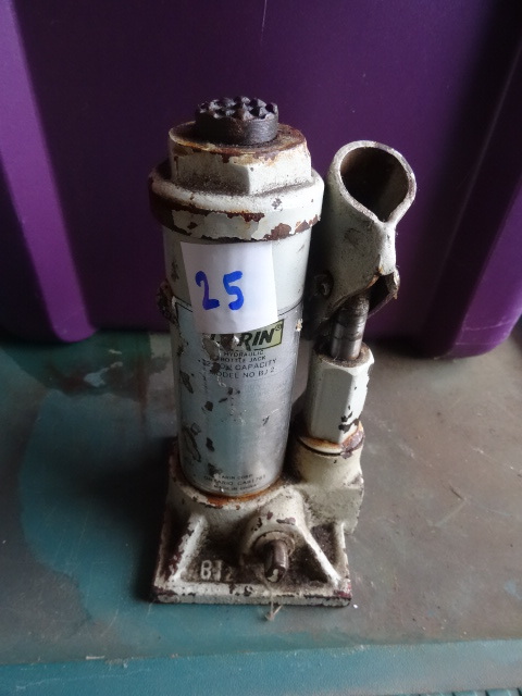 Bottle jack