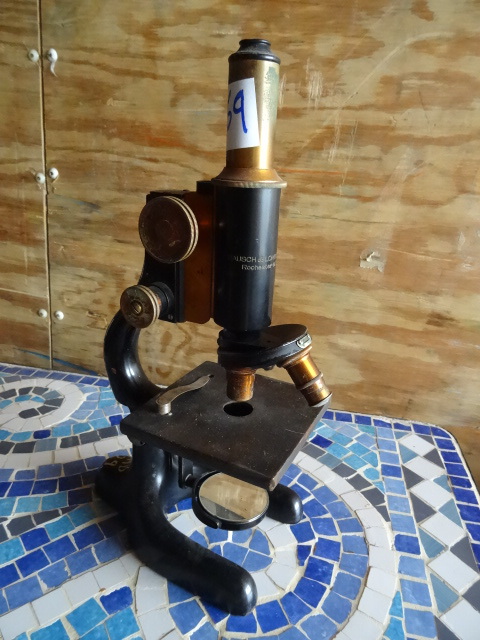 Microscope