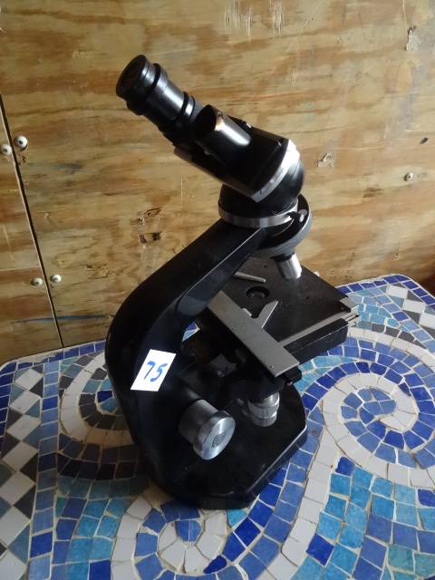 Microscope