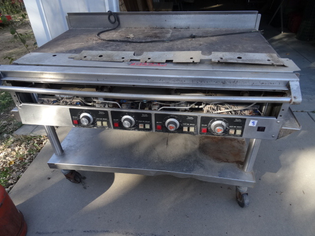 lot 8 image: Vulcan Model  Natural Gas  Grill